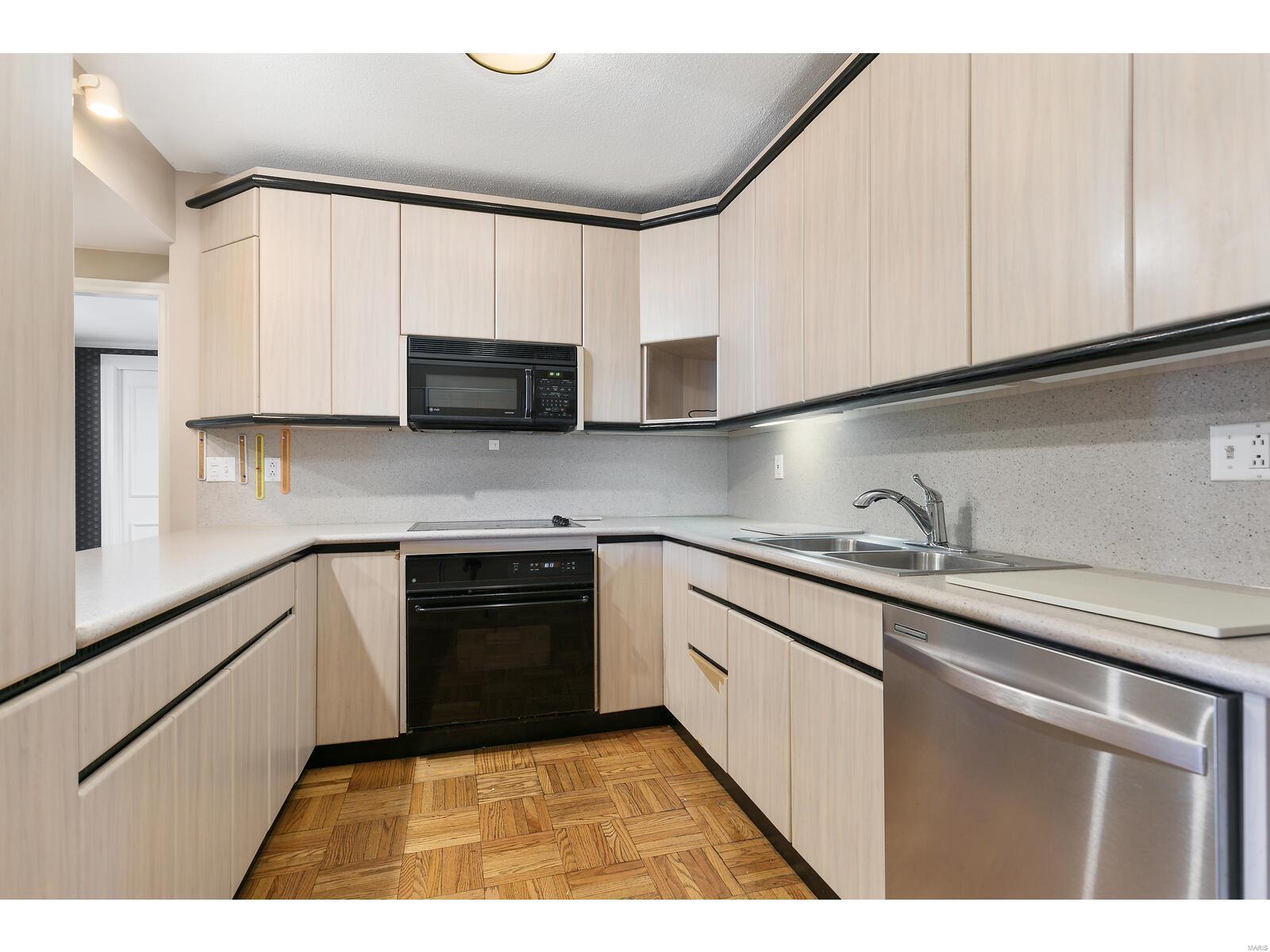 710 South Hanley Road, Unit 12D St. Louis, MO 63105 - Photo 12 of 44