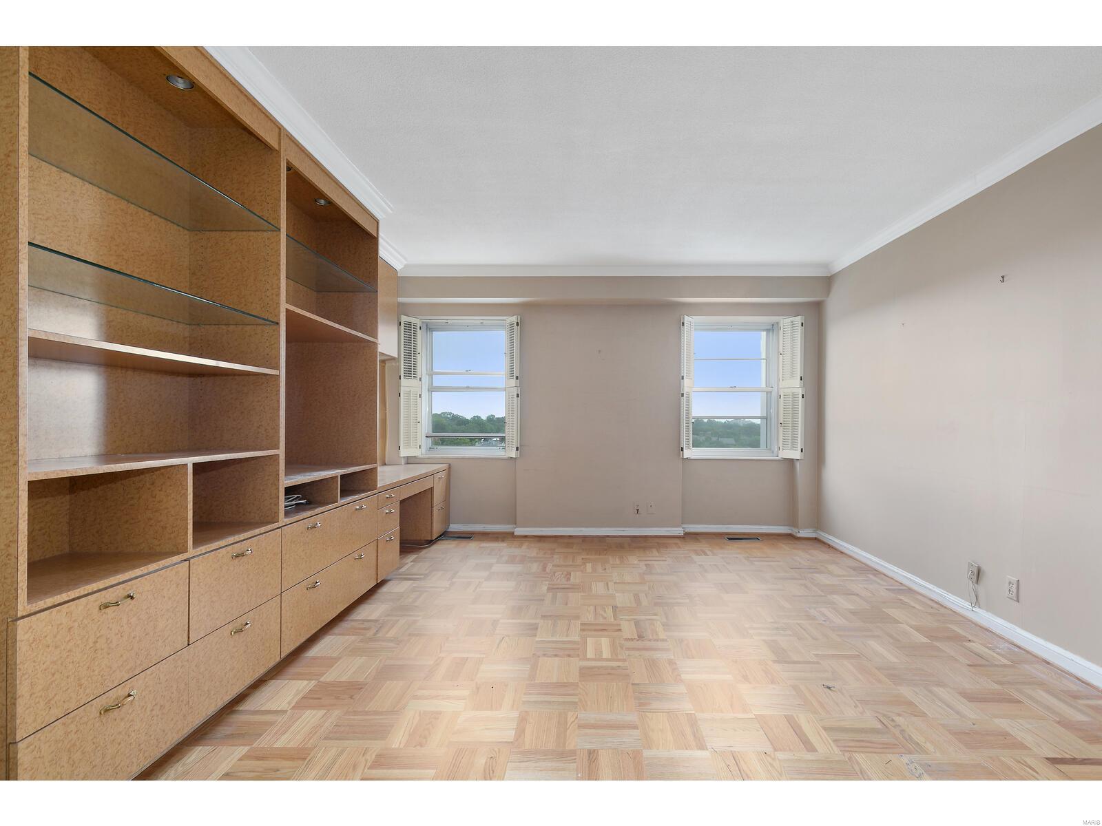 710 South Hanley Road, Unit 12D St. Louis, MO 63105 - Photo 24 of 44