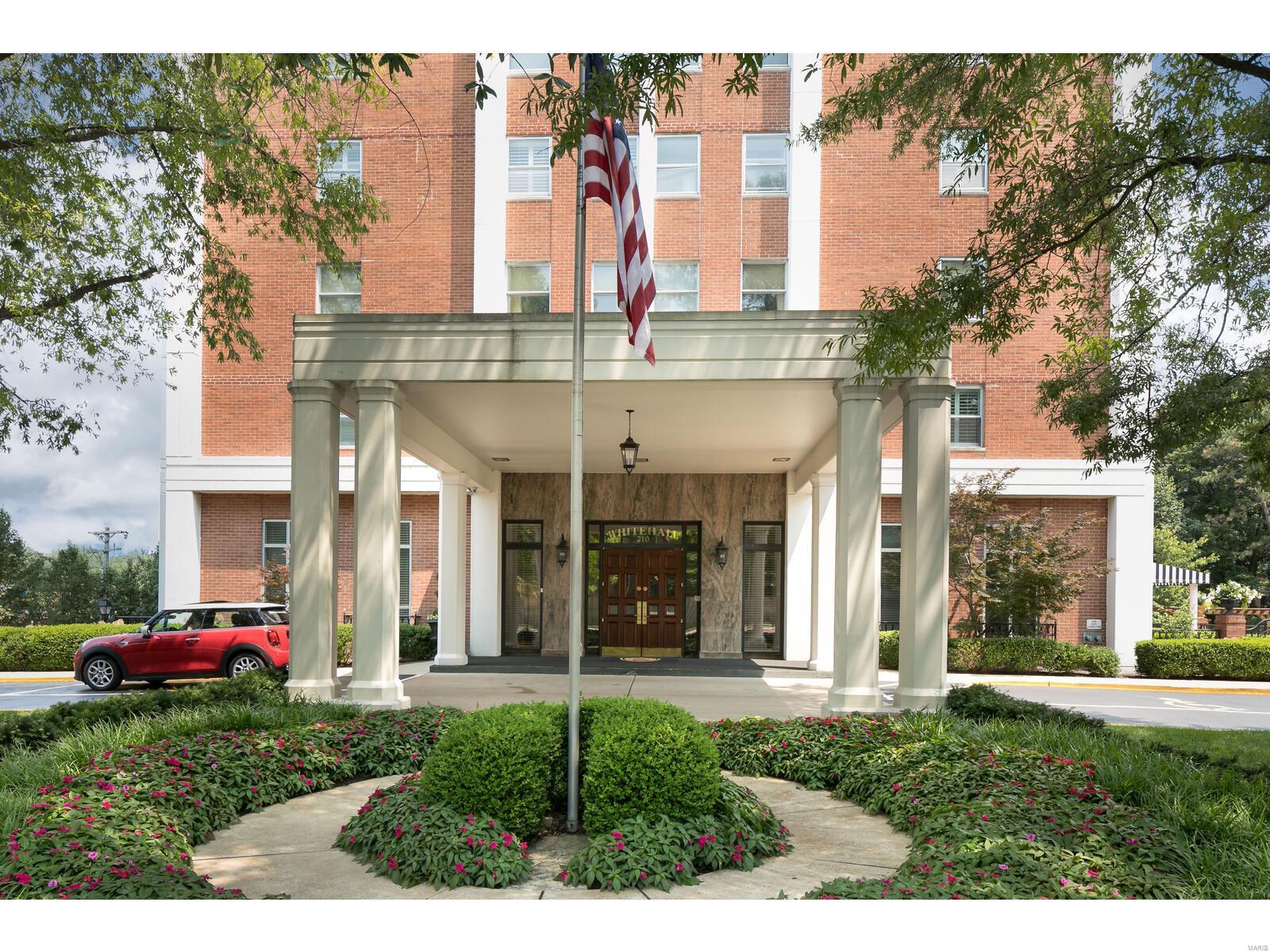 710 South Hanley Road, Unit 12D St. Louis, MO 63105 - Photo 3 of 44