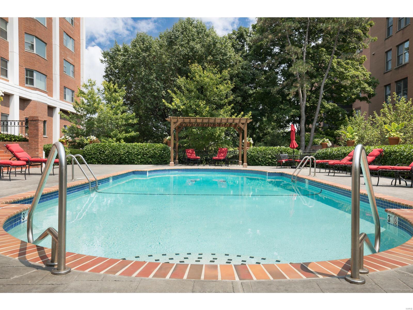 710 South Hanley Road, Unit 12D St. Louis, MO 63105 - Photo 32 of 44