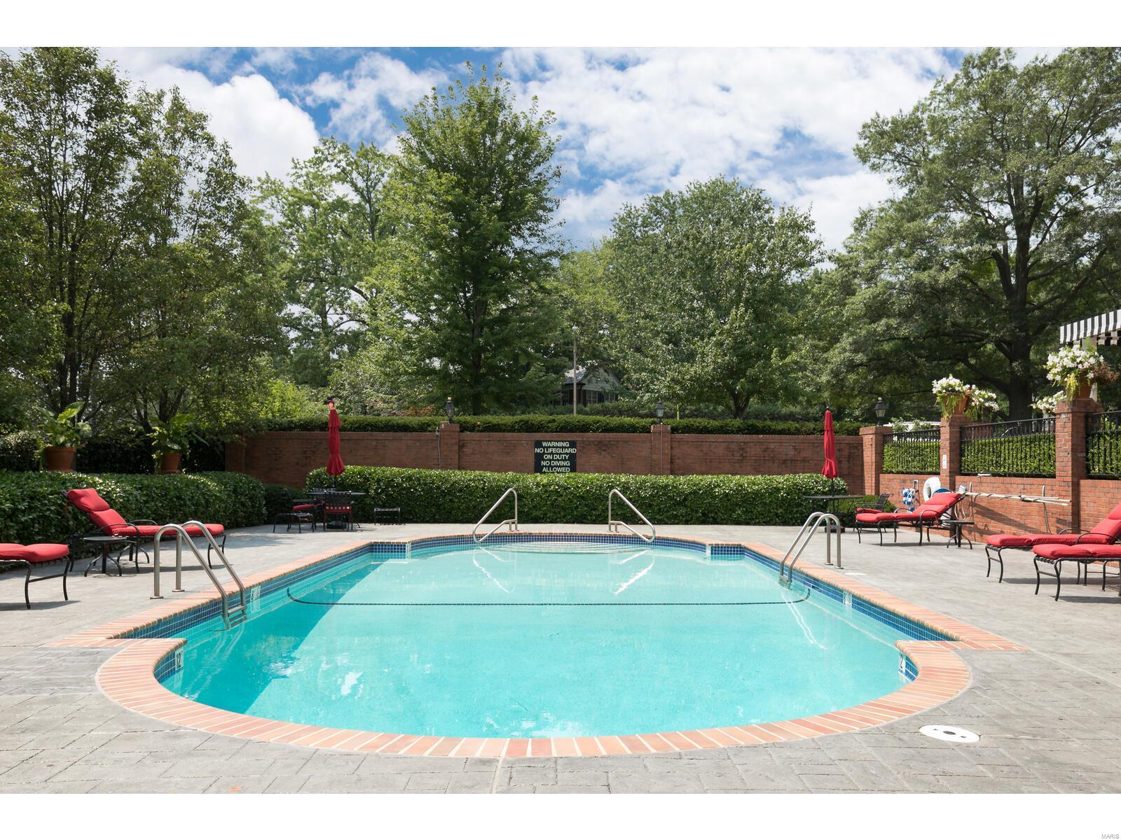 710 South Hanley Road, Unit 12D St. Louis, MO 63105 - Photo 33 of 44