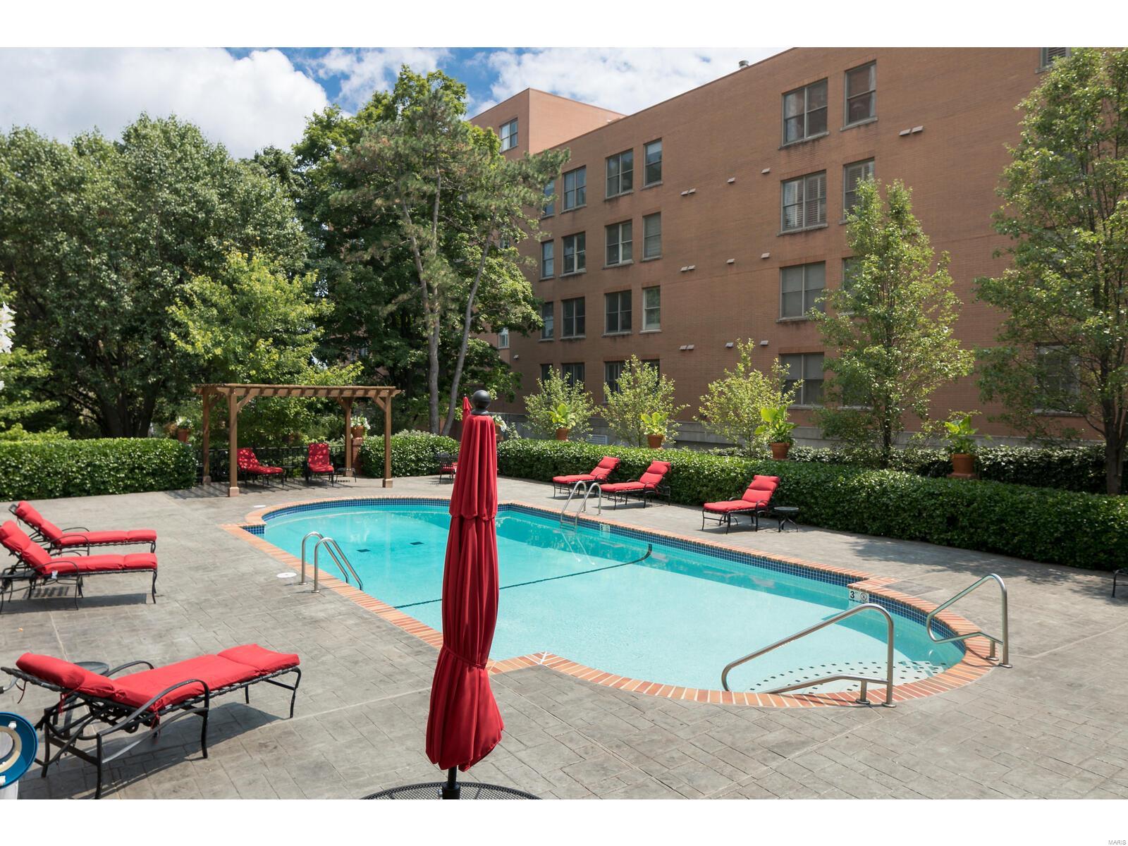 710 South Hanley Road, Unit 12D St. Louis, MO 63105 - Photo 35 of 44