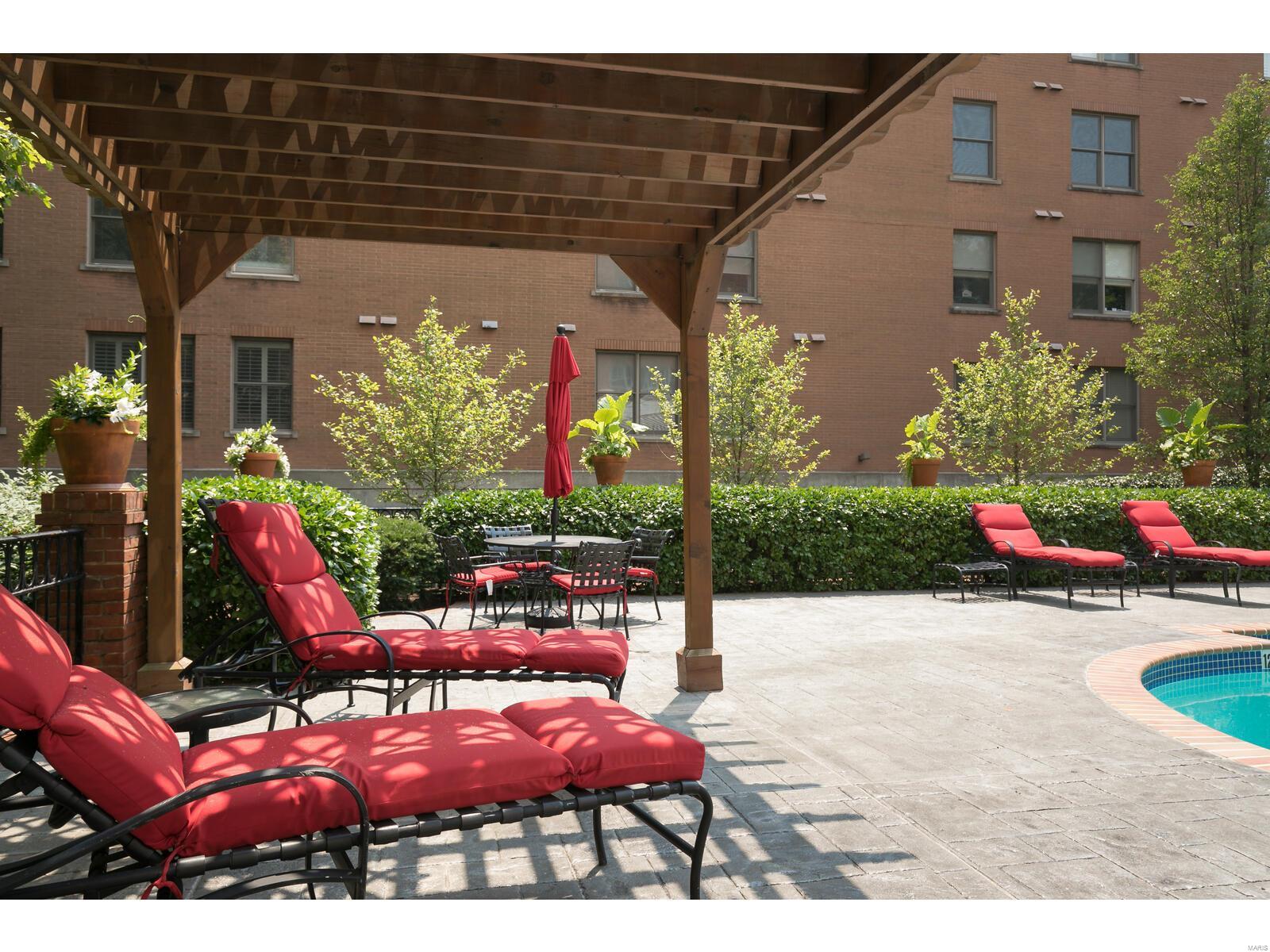 710 South Hanley Road, Unit 12D St. Louis, MO 63105 - Photo 36 of 44