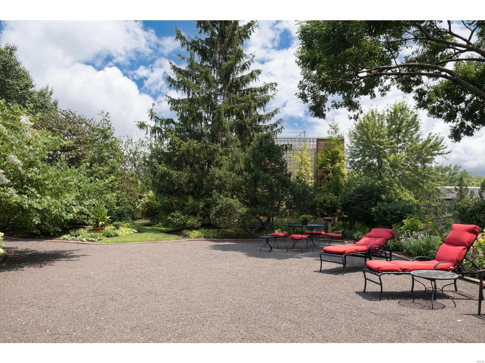 710 South Hanley Road, Unit 12D St. Louis, MO 63105 - Photo 37 of 44