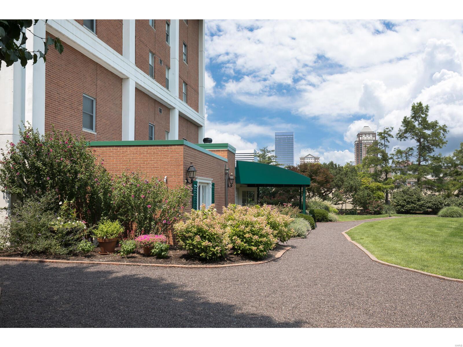 710 South Hanley Road, Unit 12D St. Louis, MO 63105 - Photo 39 of 44