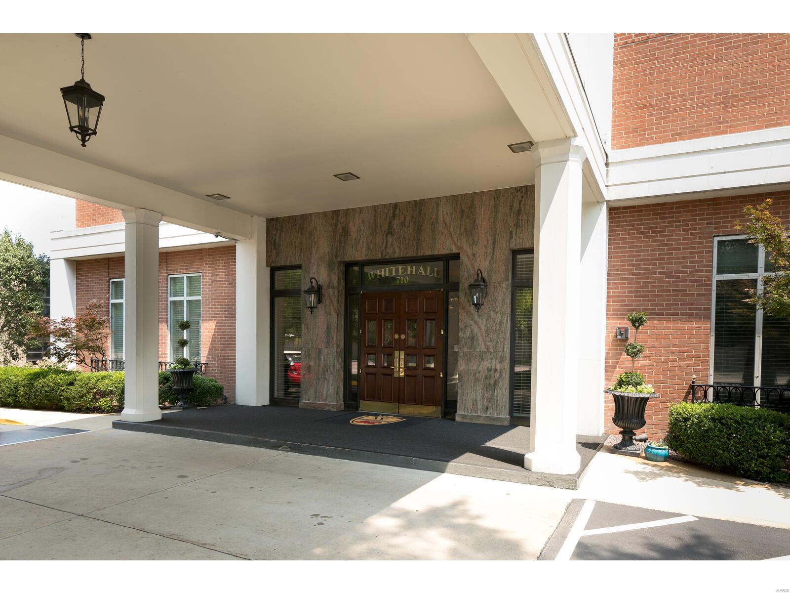 710 South Hanley Road, Unit 12D St. Louis, MO 63105 - Photo 5 of 44