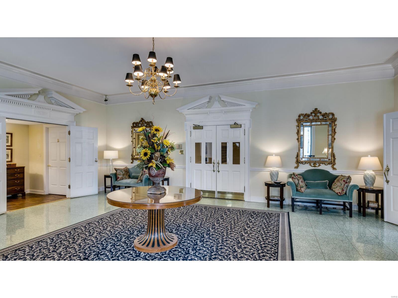 710 South Hanley Road, Unit 12D St. Louis, MO 63105 - Photo 7 of 44