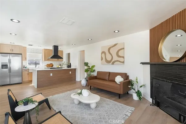 $899,999 | 915 North Pasadena Avenue, Azusa, CA 91702