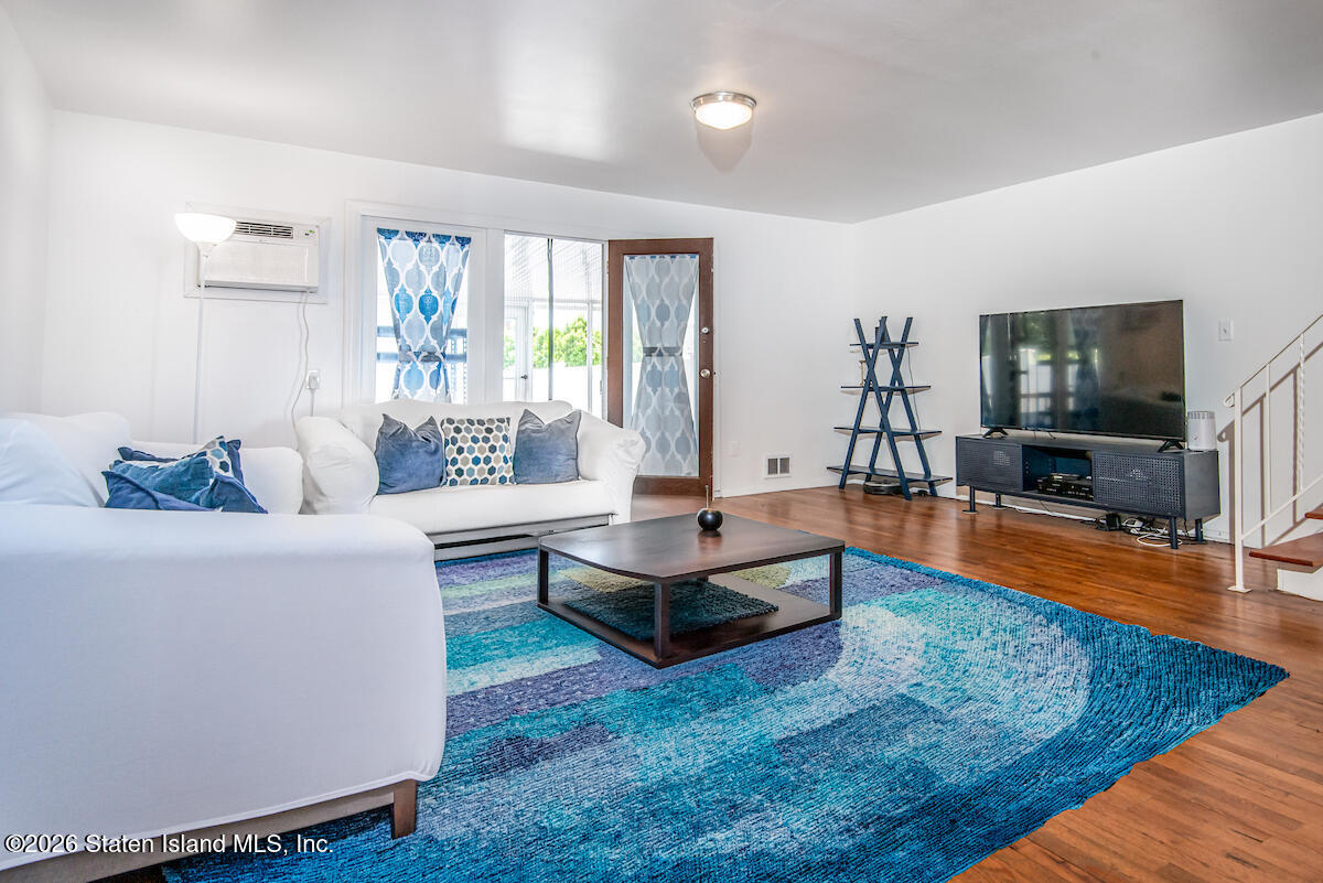 120 Birch Road Staten Island, NY 10303 - Photo 5 of 19 A-9