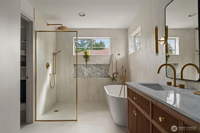 $2,299,950 | 15919 Northeast 165th Street, Woodinville, WA 98072