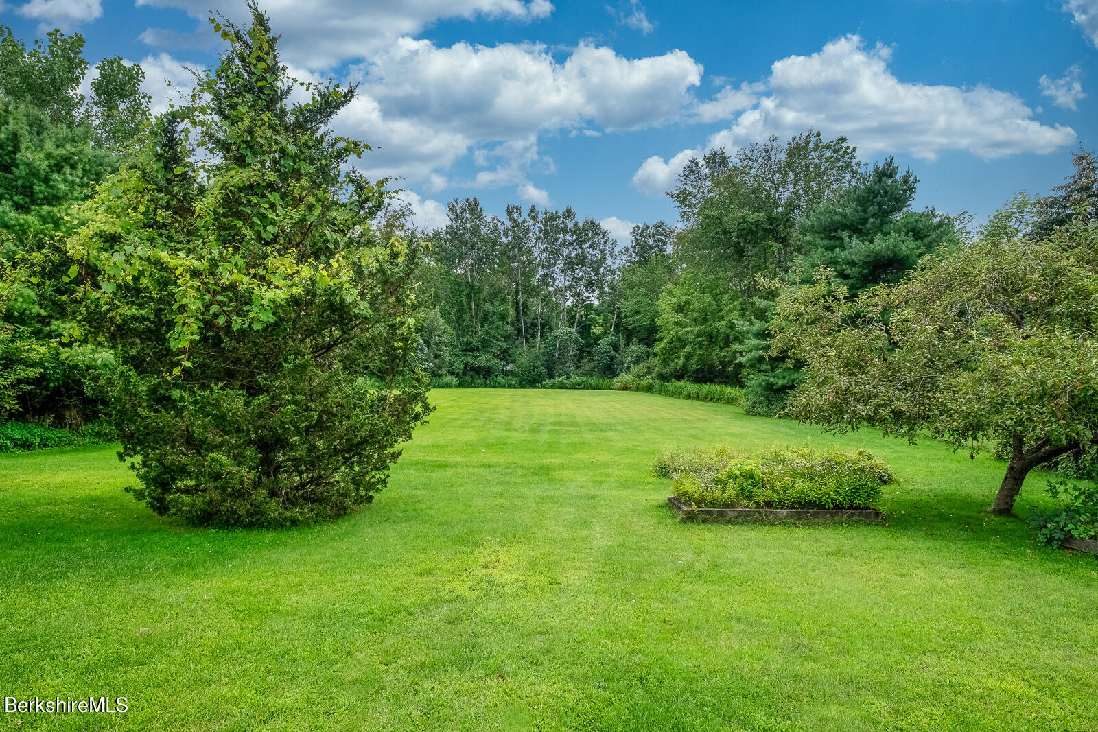 929 Simonds Road Williamstown, MA 01267 - Photo 4 of 23 929Simonds7