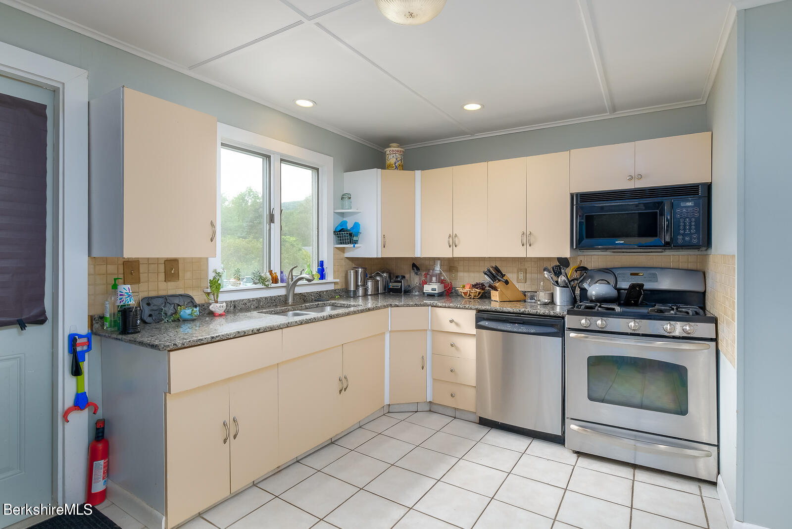 929 Simonds Road Williamstown, MA 01267 - Photo 7 of 23 929Simonds10
