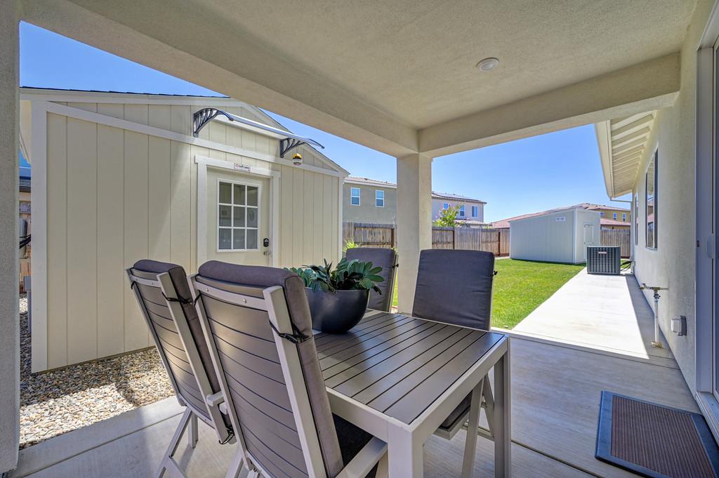 8229 Poppy Rdg Circle Elk Grove, CA 95757 - Photo 48 of 75
