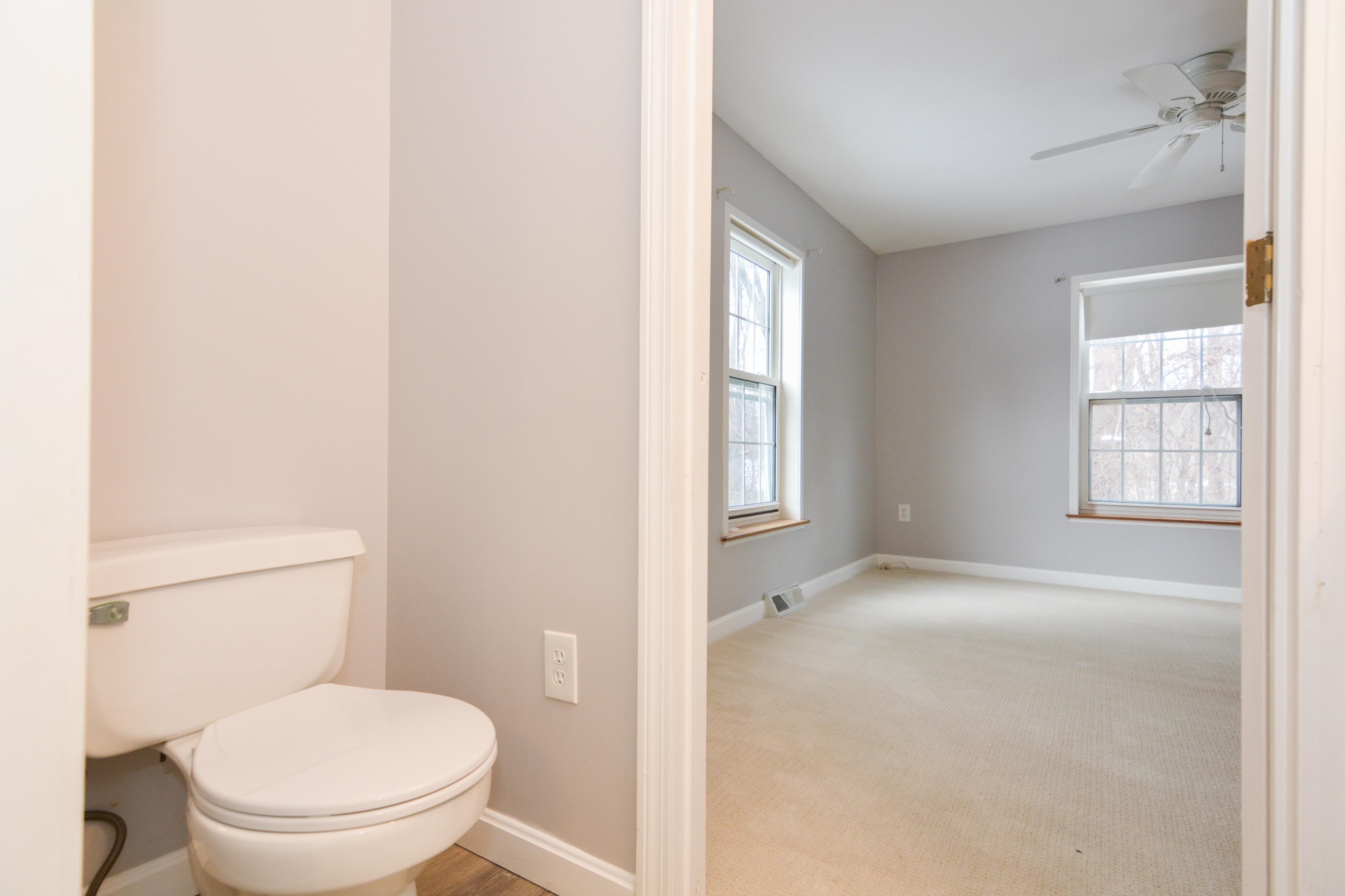 47 Campbell Street Salem, NH 03079 - Photo 13 of 17