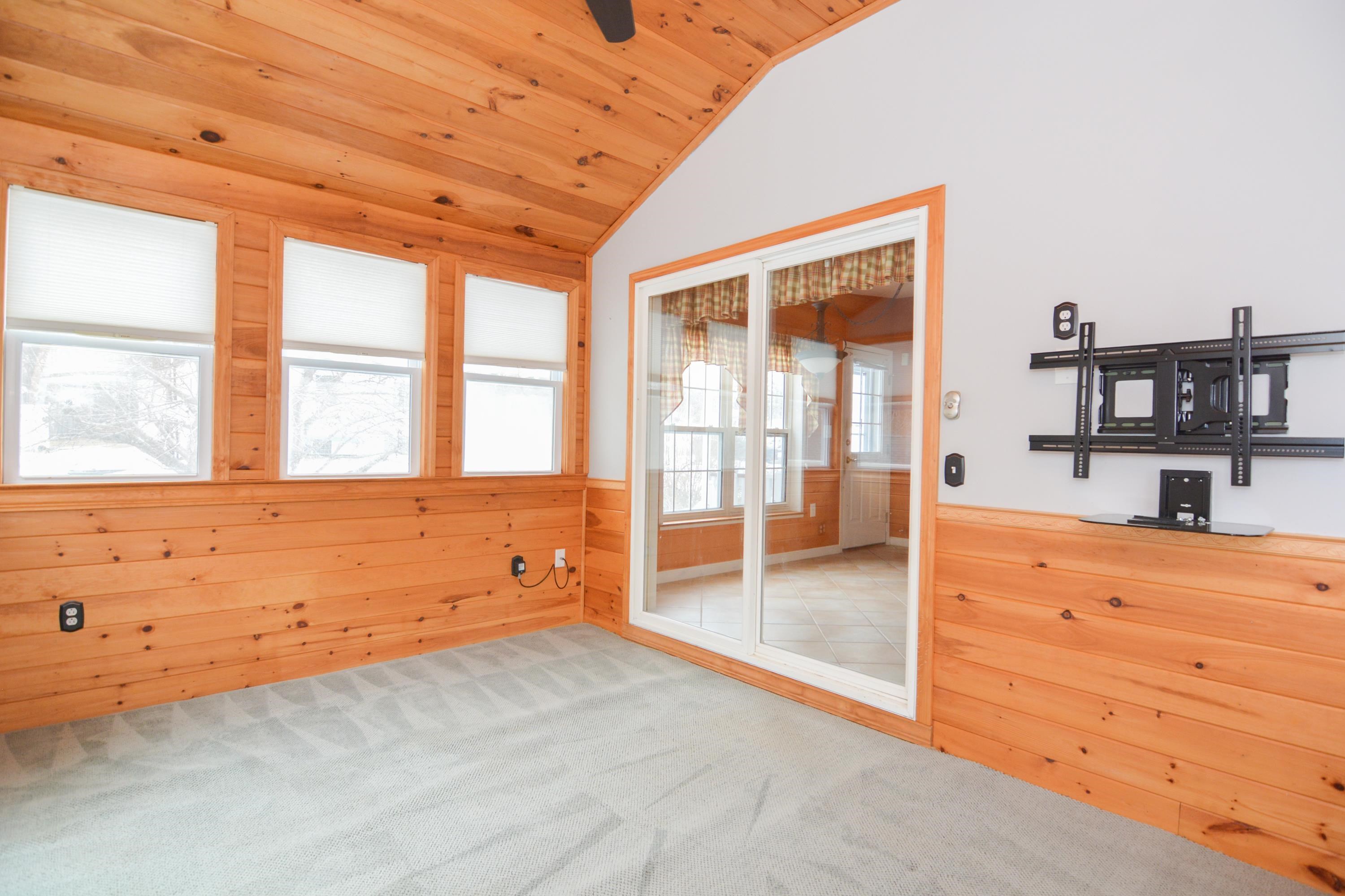 47 Campbell Street Salem, NH 03079 - Photo 3 of 17