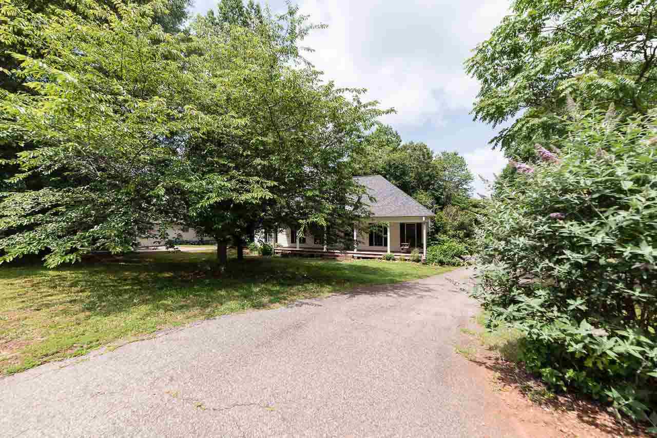 136 Thompson Road Wellford, SC 29385 - Photo 4 of 28