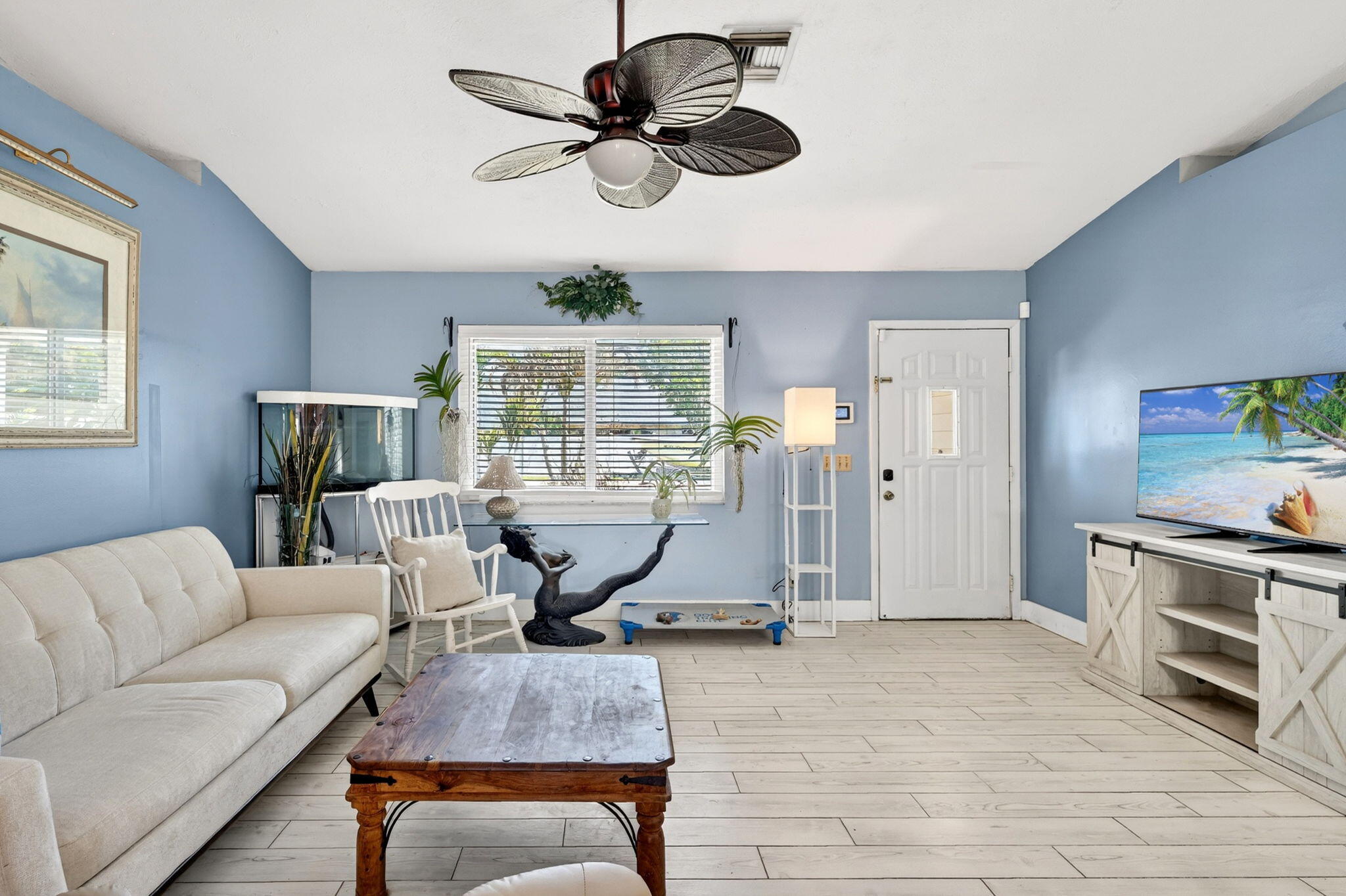 8143 Southeast Woodland Road Hobe Sound, FL 33455 - Photo 3 of 29 9-web-or-mls-5P1A8018