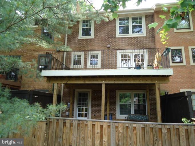 2141 Golf Course Drive Reston, VA 20191 - Photo 13 of 26 a house view with a garden space