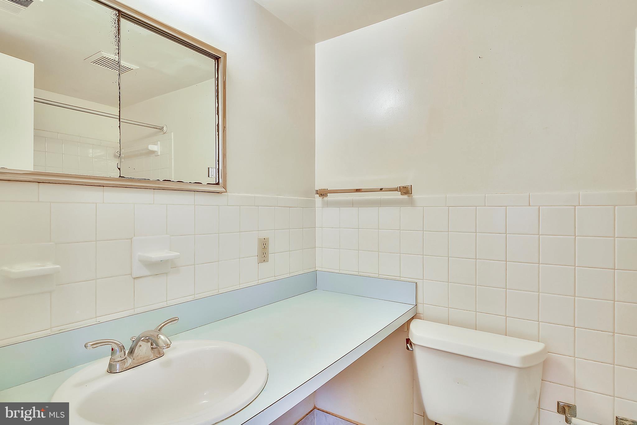 3814 Bel Pre Road, Unit 1470 Silver Spring, MD 20906 - Photo 8 of 27 Bath (Master)