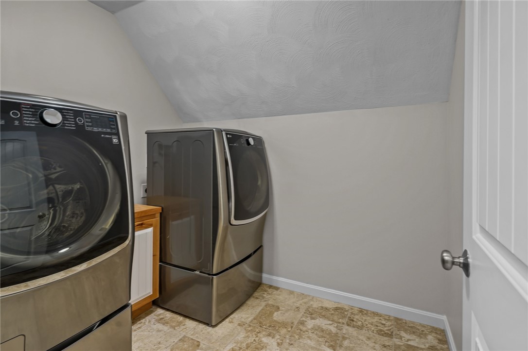 37 Holden Street Coventry, RI 02816 - Photo 16 of 39