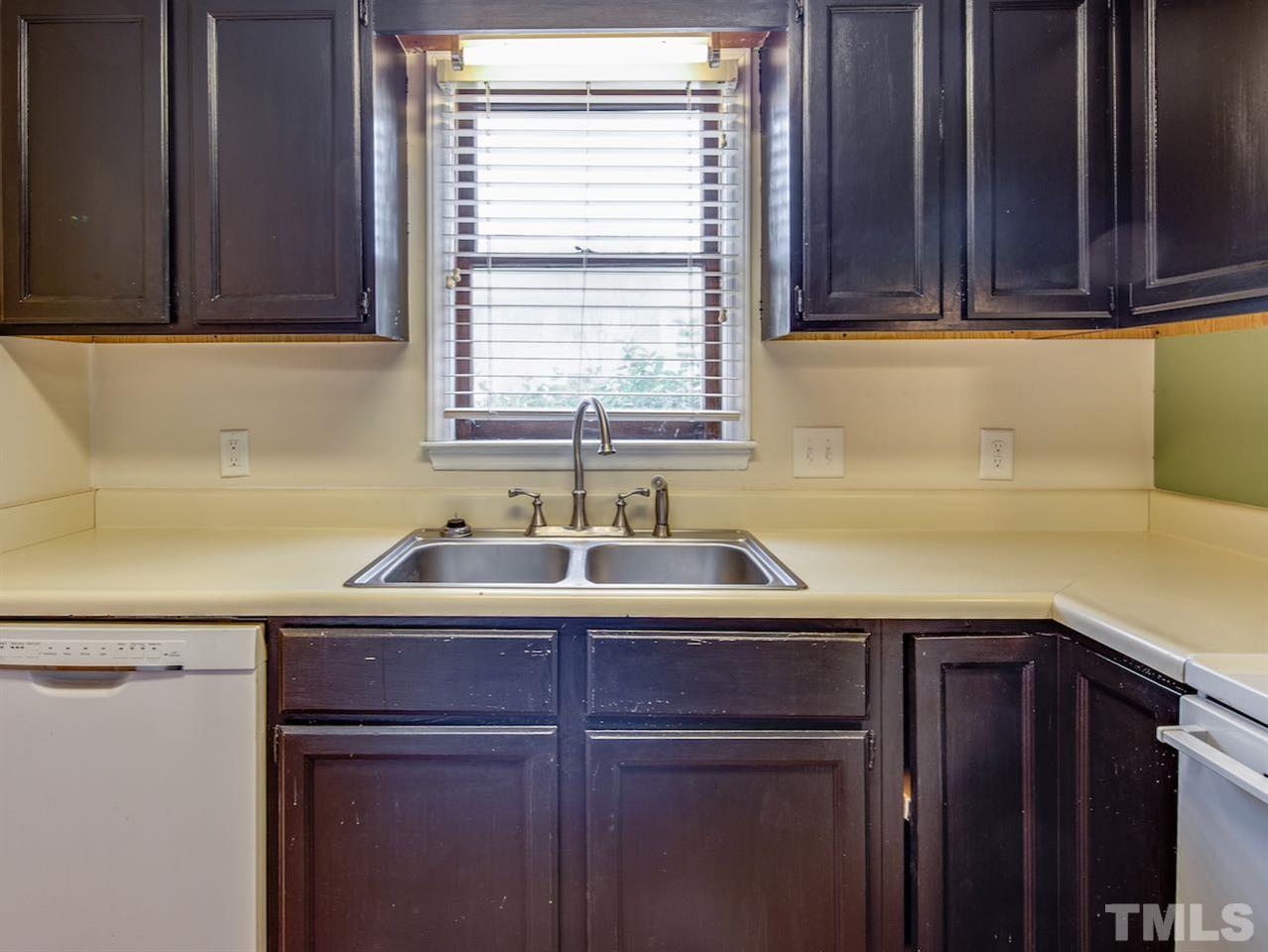 5611 Split Oak Way Raleigh, NC 27609 - Photo 3 of 11