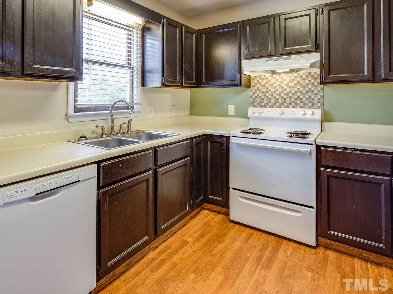5611 Split Oak Way Raleigh, NC 27609 - Photo 4 of 11