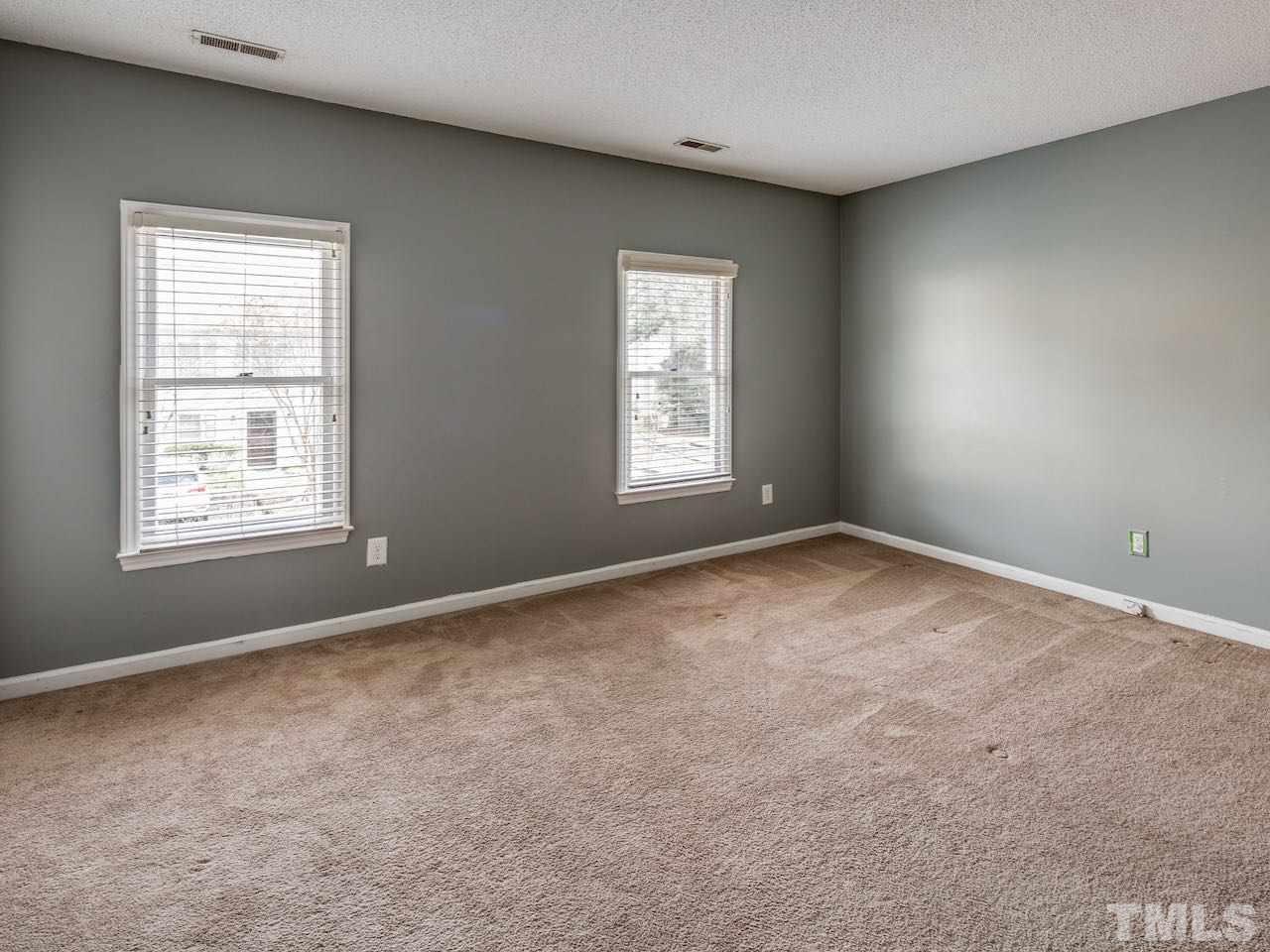 5611 Split Oak Way Raleigh, NC 27609 - Photo 8 of 11