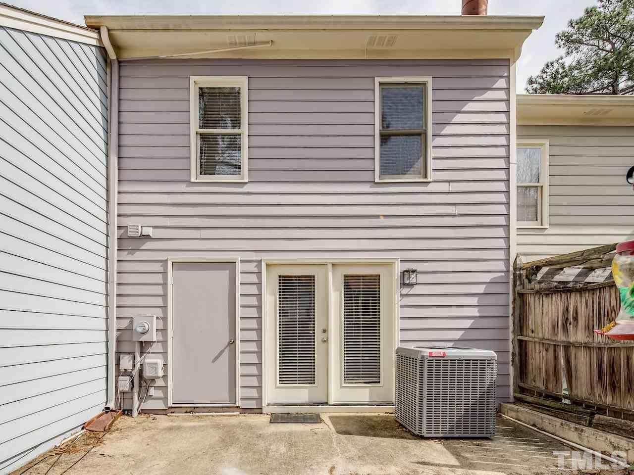 5611 Split Oak Way Raleigh, NC 27609 - Photo 10 of 11