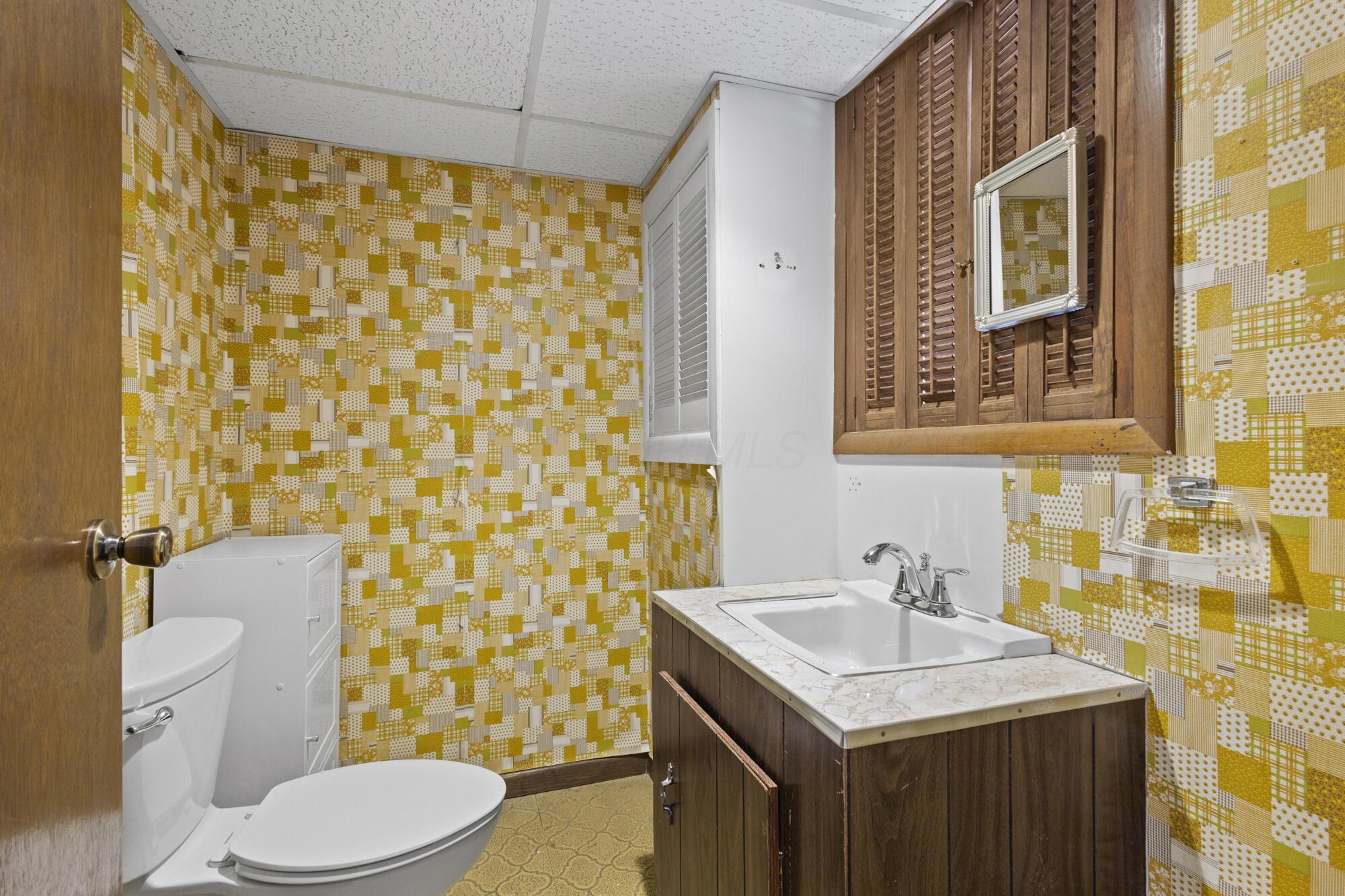 6650 Kilbourne Road Sunbury, OH 43074 - Photo 39 of 49 Lower-level half bath