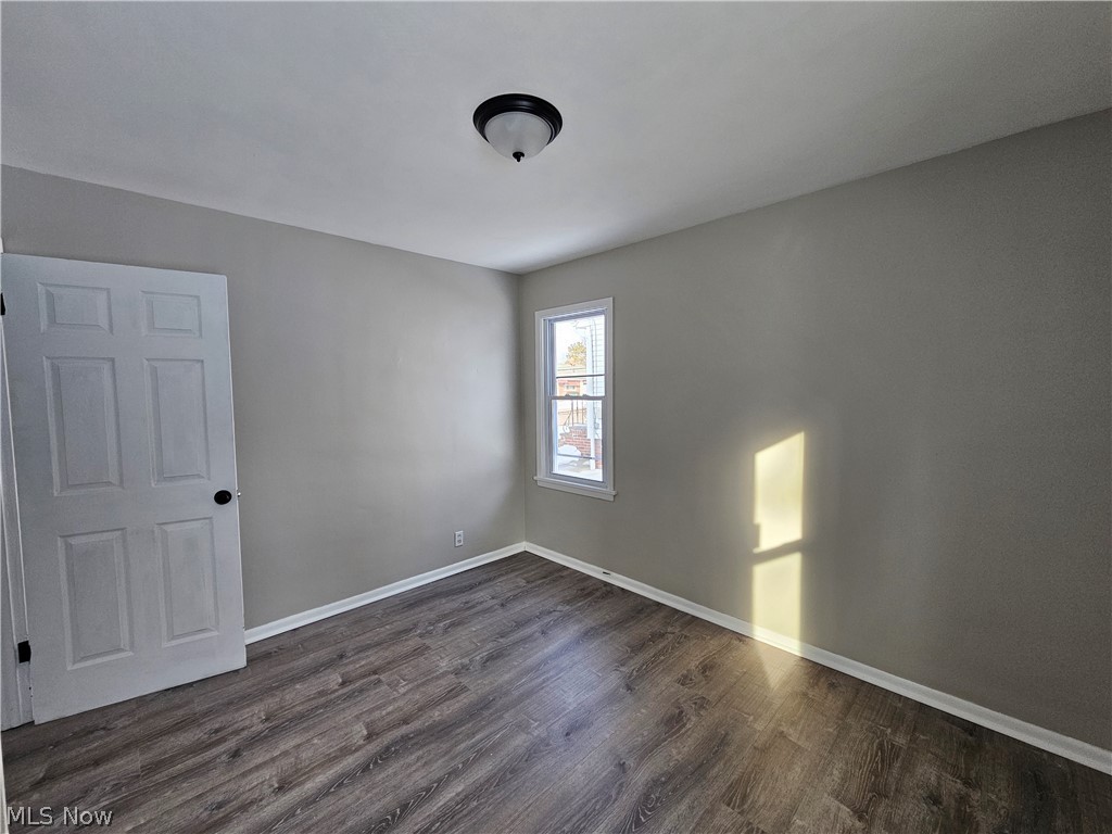 9516 Alexander Road Garfield Heights, OH 44125 - Photo 19 of 36