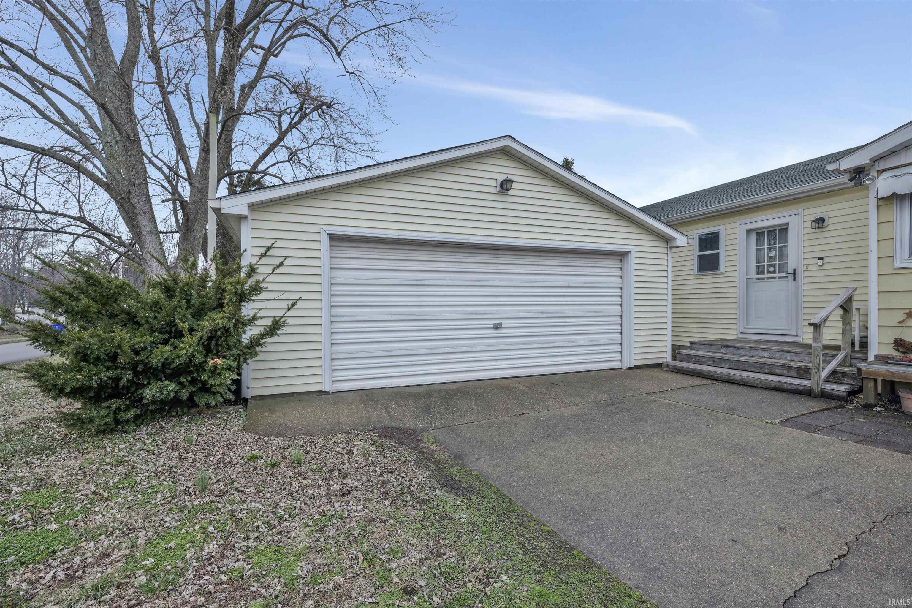 626 Monroe Street Newburgh, IN 47630 - Photo 20 of 36