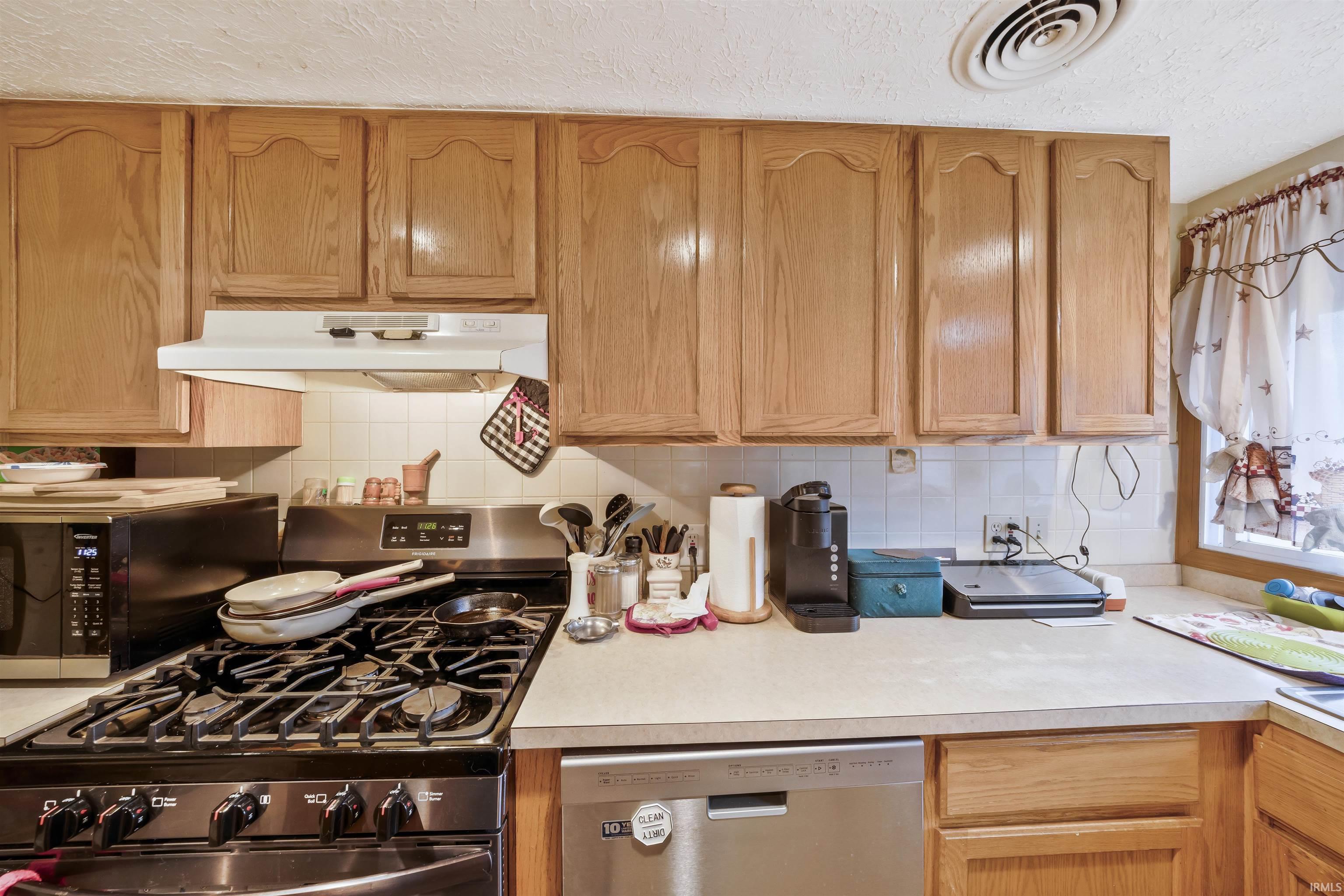 626 Monroe Street Newburgh, IN 47630 - Photo 7 of 36