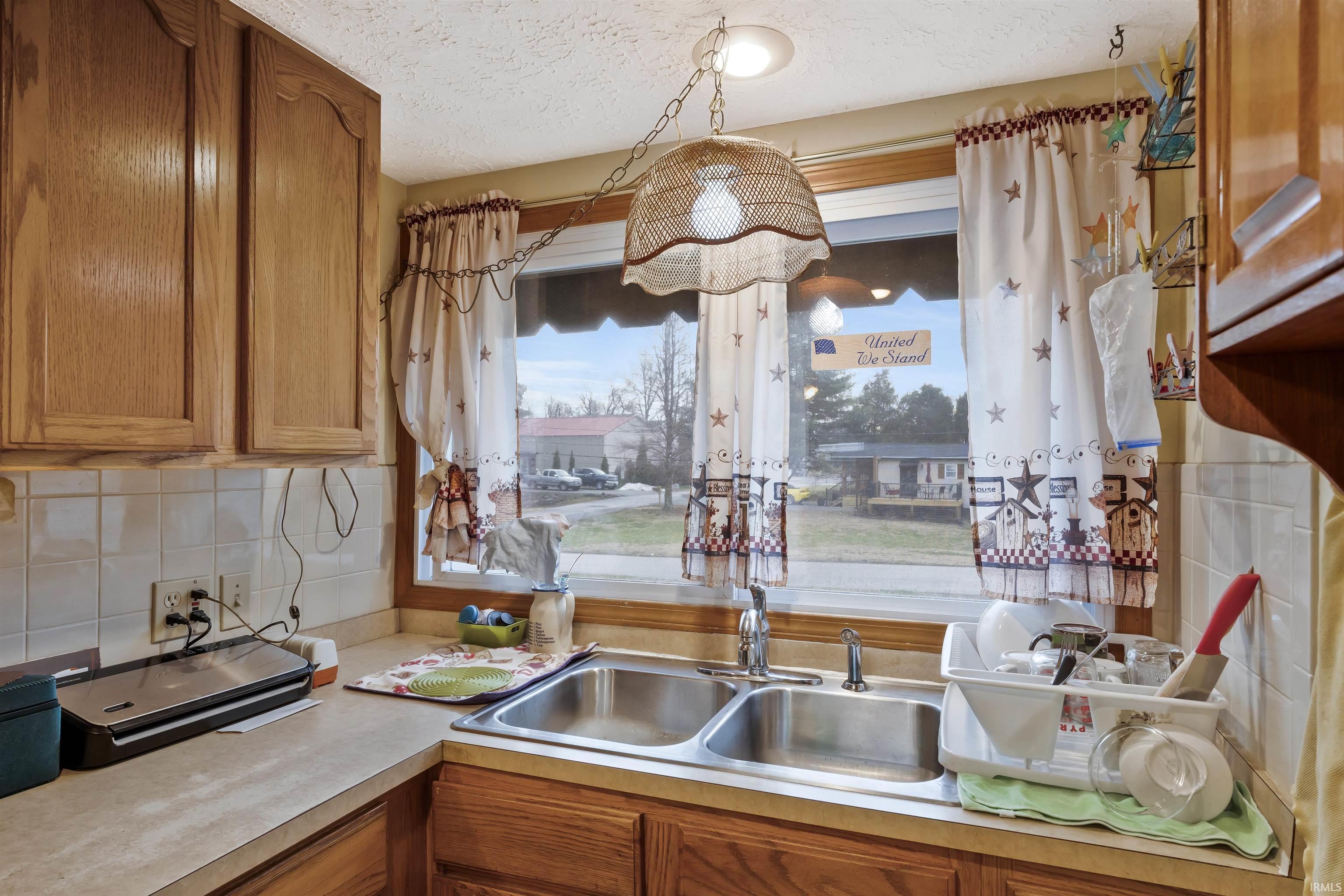 626 Monroe Street Newburgh, IN 47630 - Photo 8 of 36