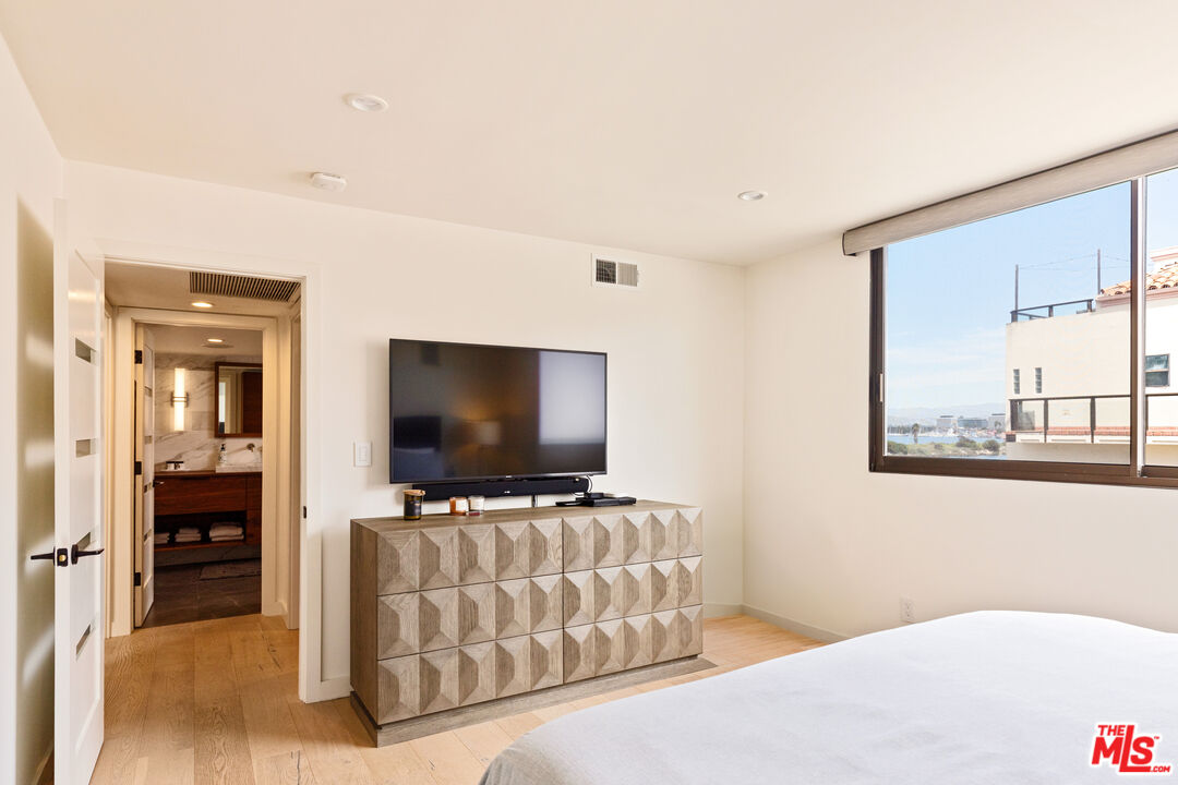 6209 Pacific Avenue, Unit 201 Playa del Rey, CA 90293 - Photo 29 of 48