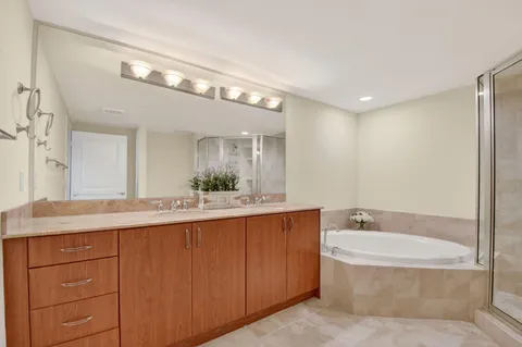 $665,000 | 403 South Sapodilla Avenue, Unit 511, West Palm Beach, FL 33401