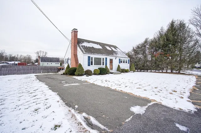 $2,495 | 27 Campbell Drive, Agawam, MA 01001
