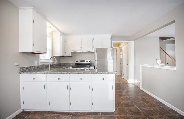 $2,495 | 27 Campbell Drive, Agawam, MA 01001