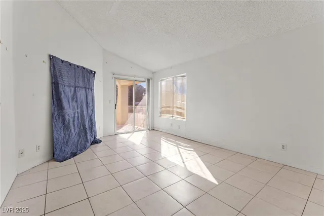 $459,999 | 6673 Silver Penny Avenue, Las Vegas, NV 89108