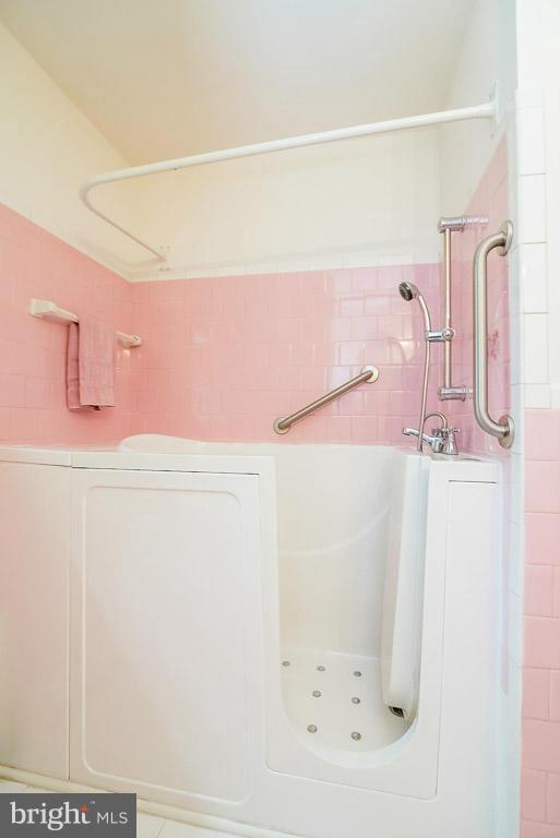11809 Wayneridge Street Fulton, MD 20759 - Photo 21 of 25 Bath (Master)