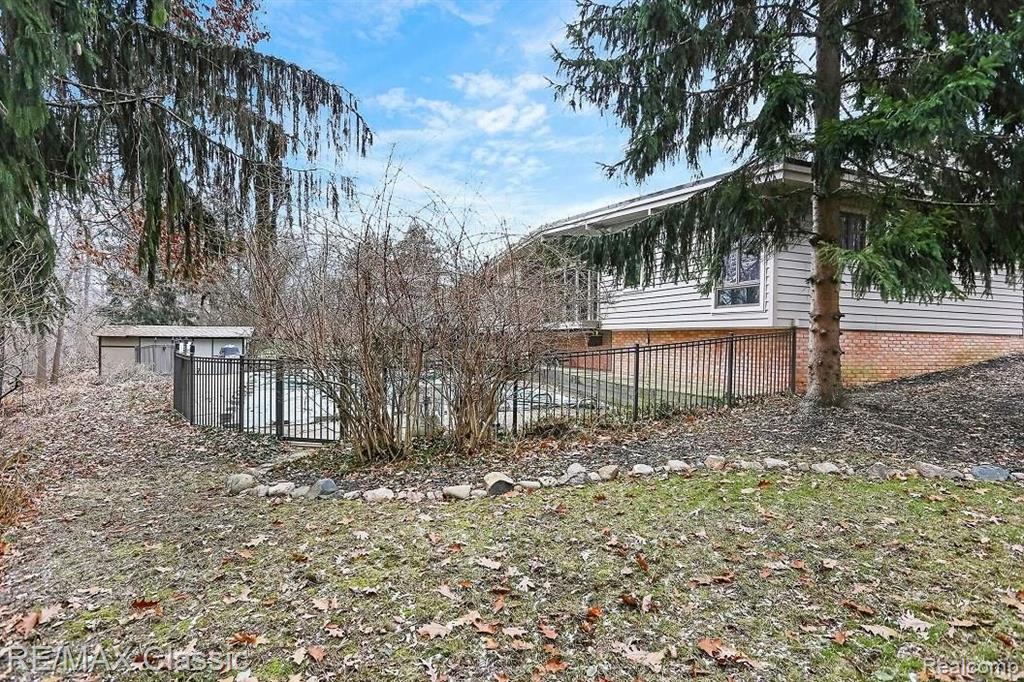 36150 Paddleford Road Farmington Hills, MI 48331 - Photo 29 of 34