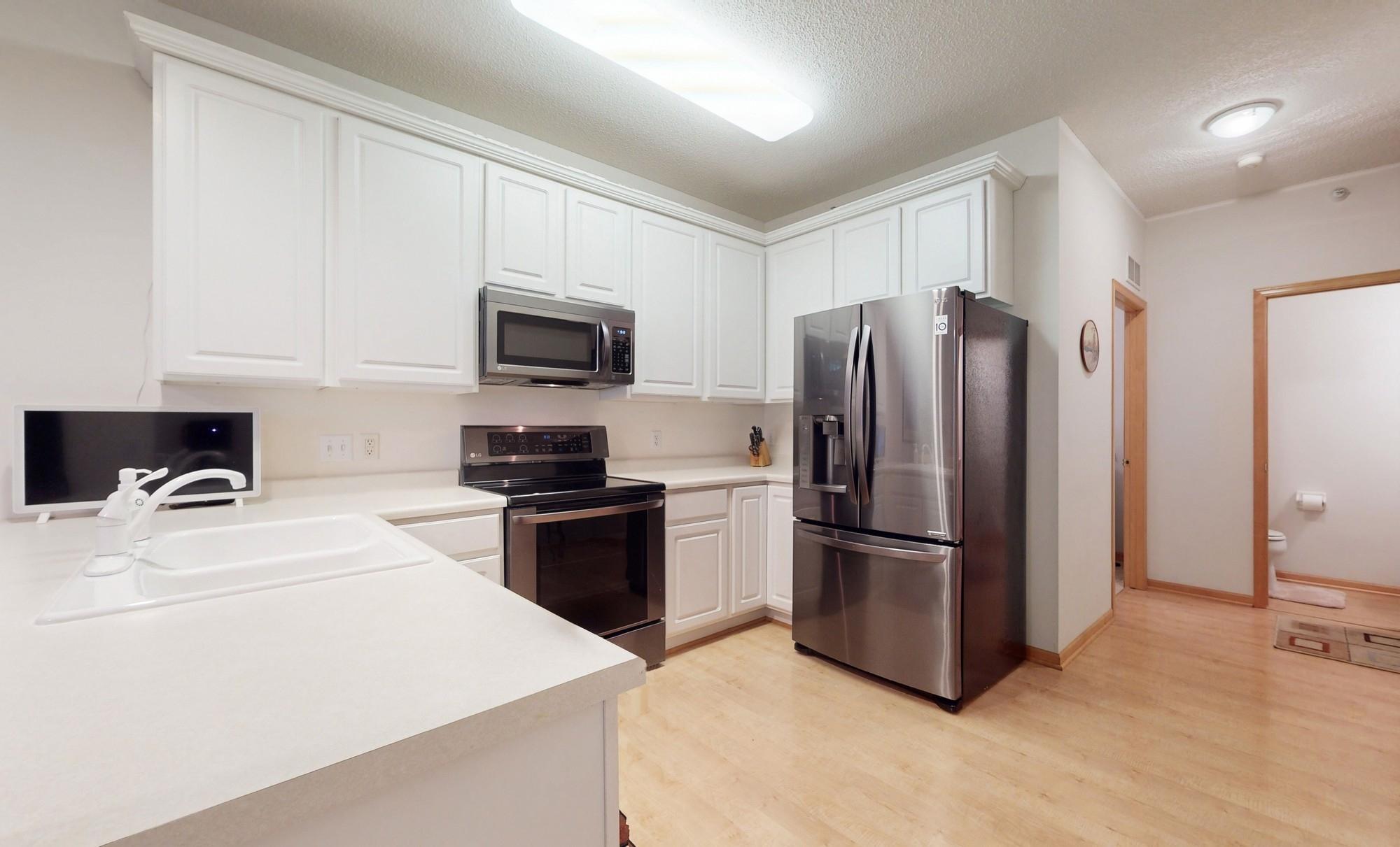 9413 Marshall Road Eden Prairie, MN 55347 - Photo 10 of 36 Gallery Image 10