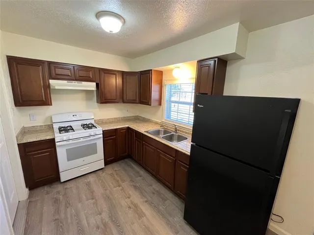 $1,590 | 10135 Kittyhawk Lane, Dallas, TX 75217