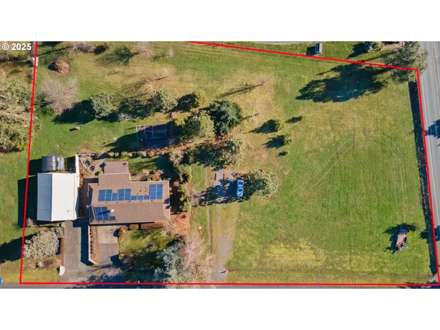 a house view with a outdoor space