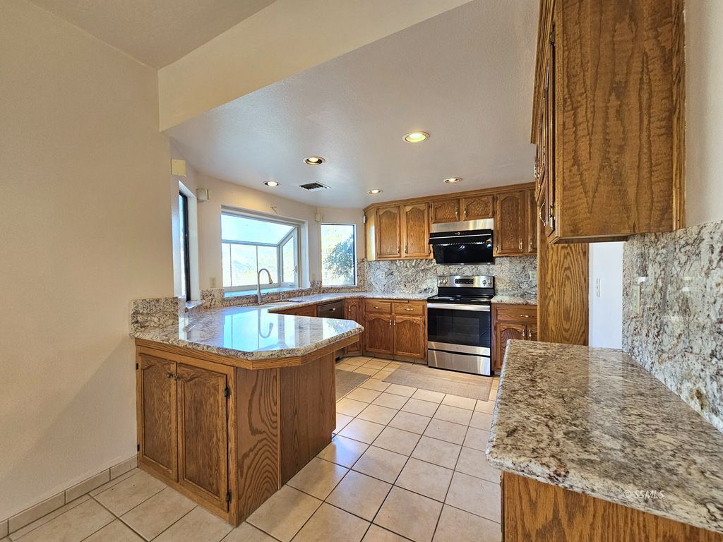 308 West Cielo Avenue Ridgecrest, CA 93555 - Photo 11 of 43