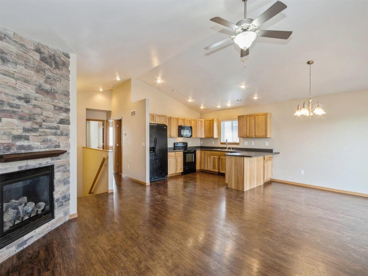 212 Buckeye Lane Riverside, IA 52327 - Photo 4 of 30 Gallery Image 4