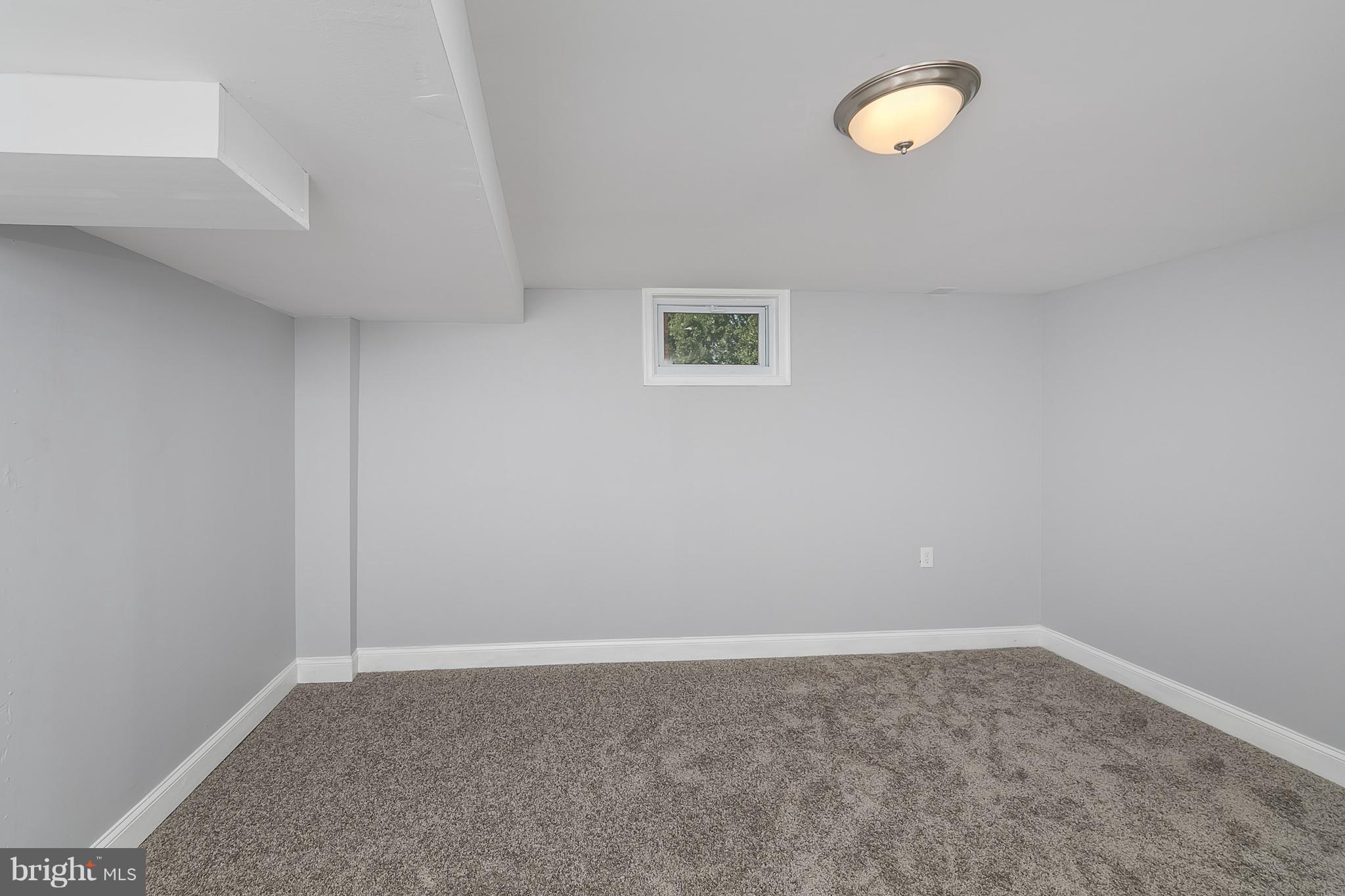 707 Stamford Road Baltimore, MD 21229 - Photo 27 of 30 a view of a room