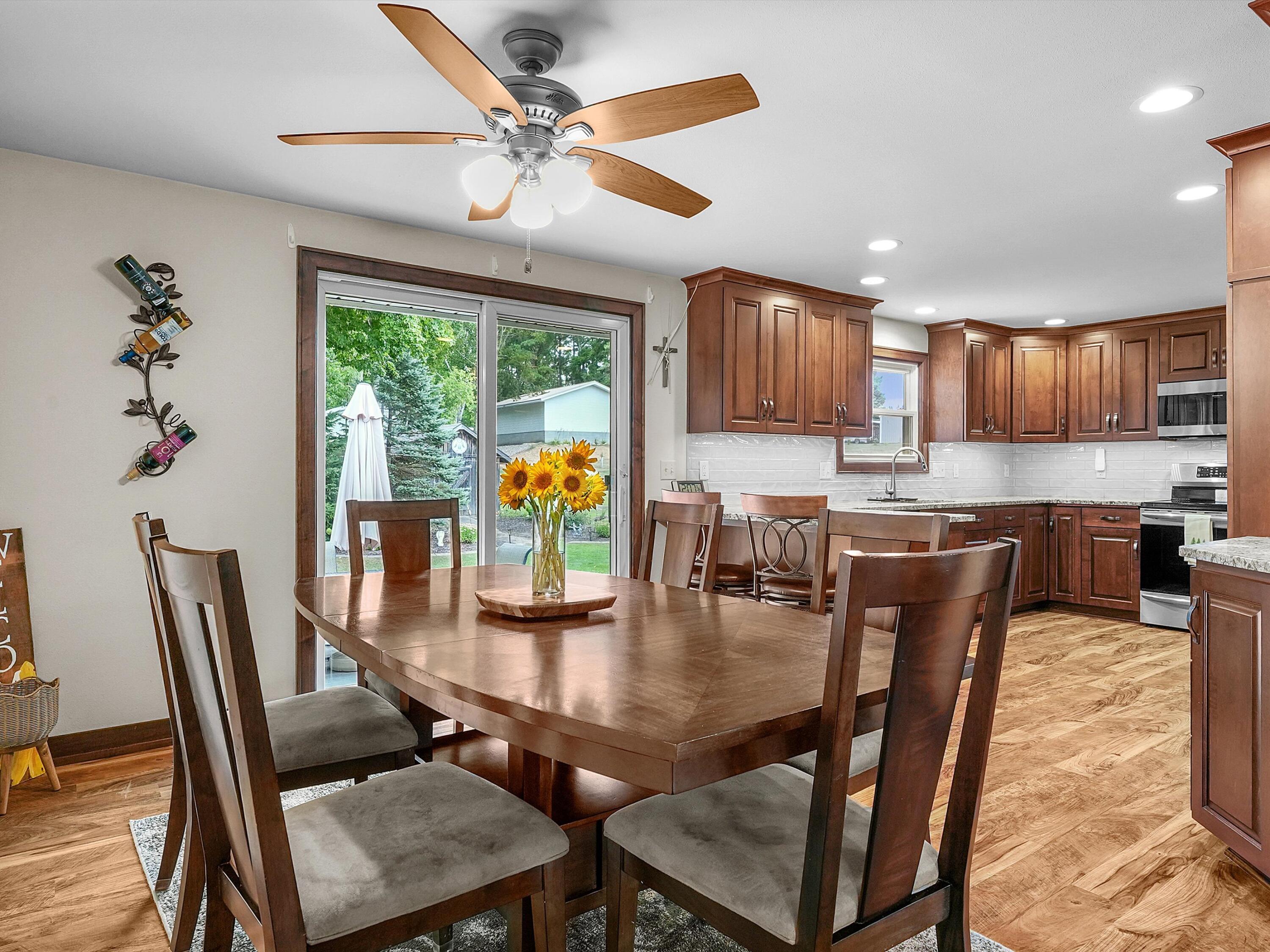 217 East Samz Road Mishicot, WI 54228 - Photo 30 of 43 32-Dining Area
