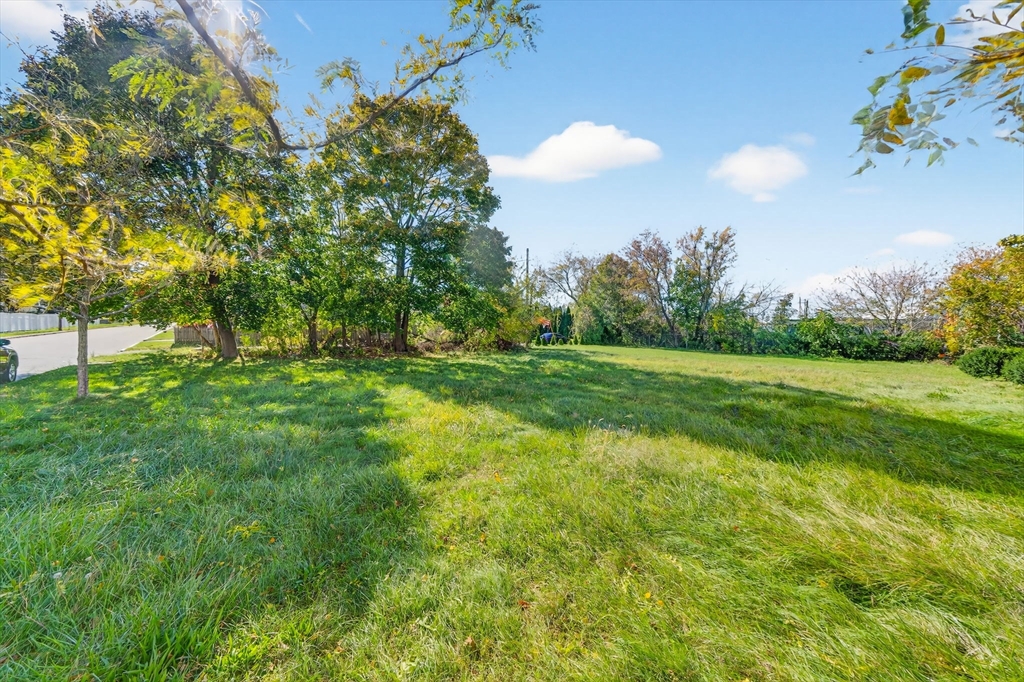 125 Carl Street Fall River, MA 02721 - Photo 7 of 31