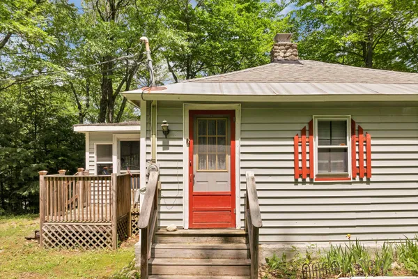 $450,000 | 129 Black Brook Road, Meredith, NH 03253