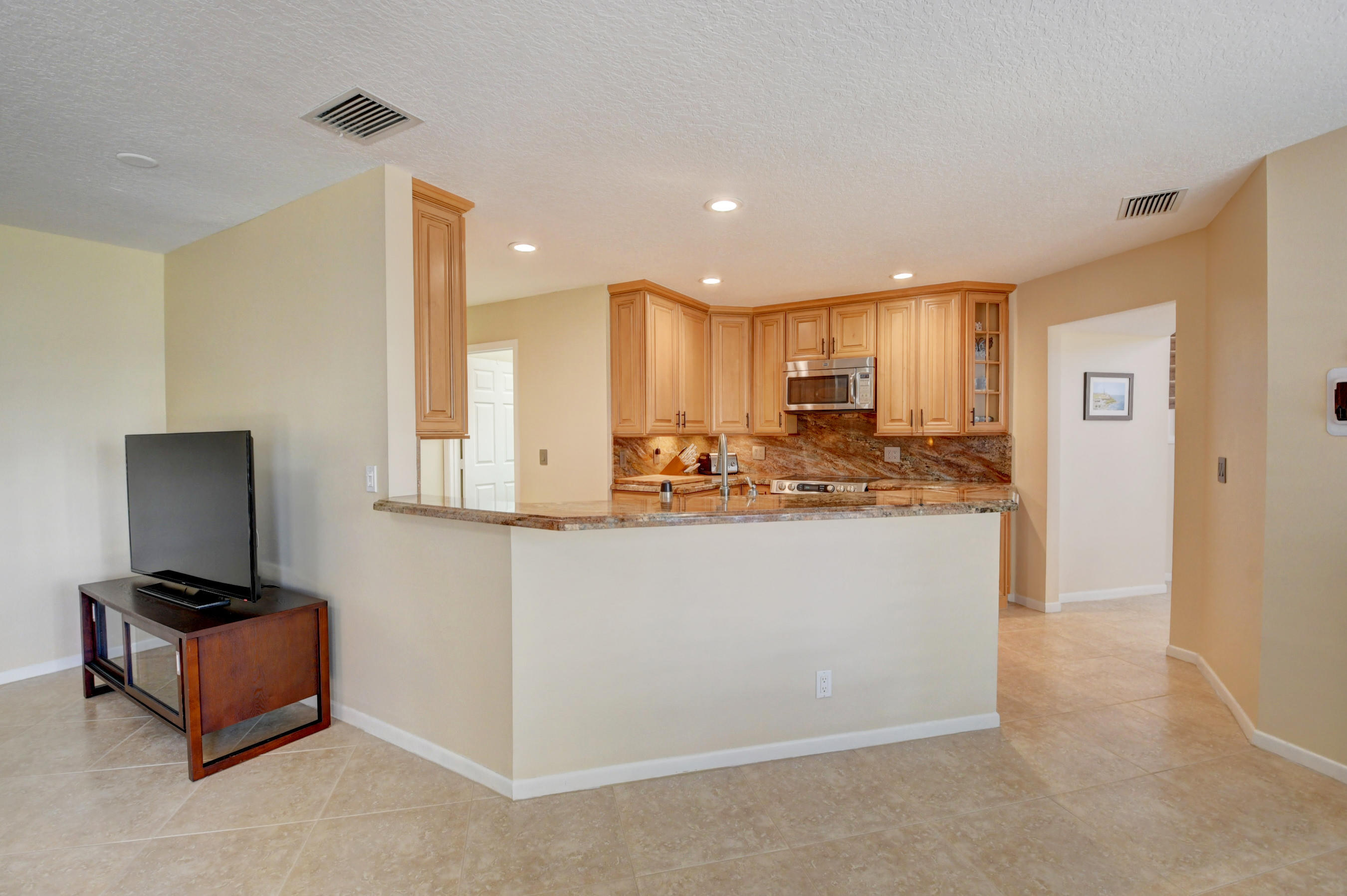17300 Balboa Point Way Boca Raton, FL 33487 - Photo 17 of 57 Breakfast Bar